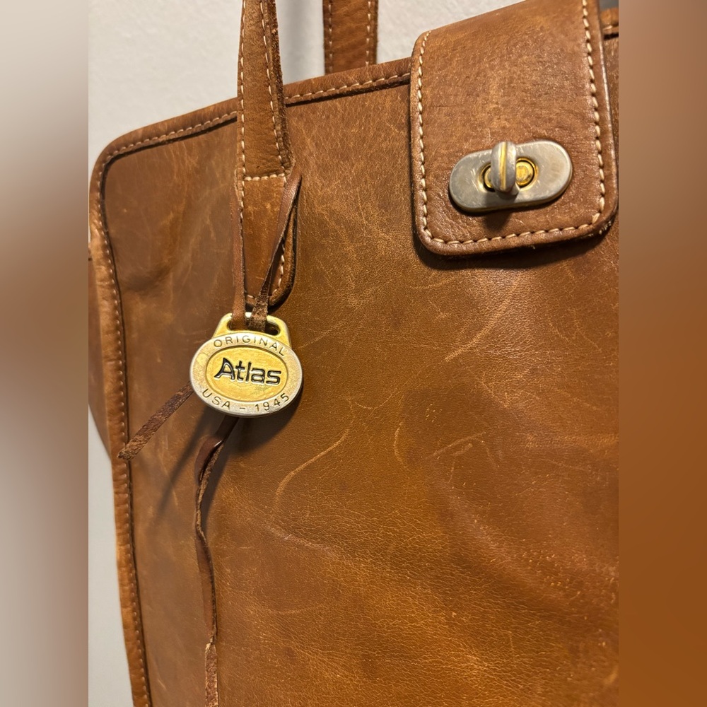 Stunning Leather Heavy Duty Vintage Tote by Atlas - Picture 3 of 10